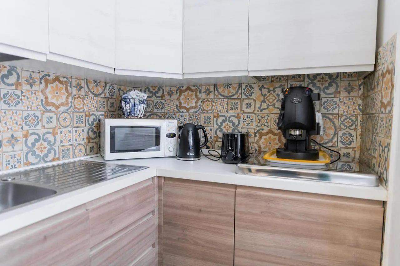 B&B alla Ferrovia Napoli Affittacamere