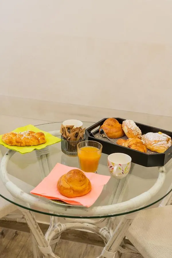 B&B alla Ferrovia Napoli Affittacamere