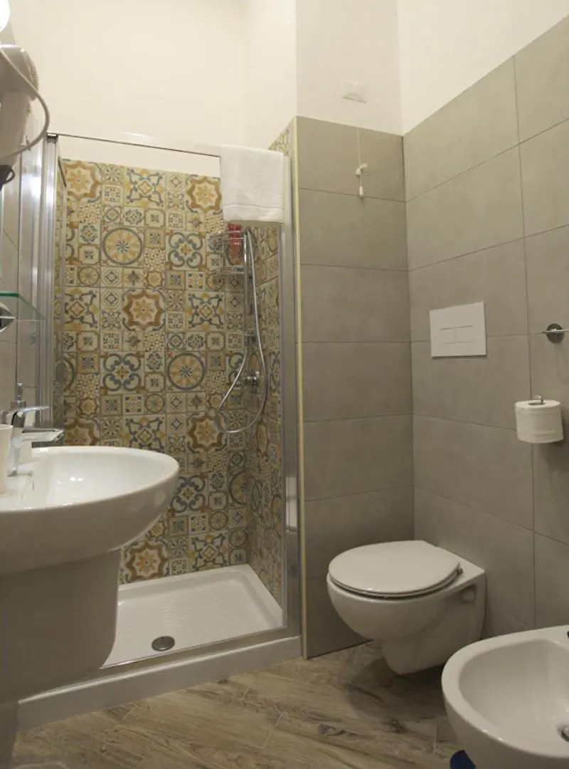 B&B alla Ferrovia Napoli 3*,