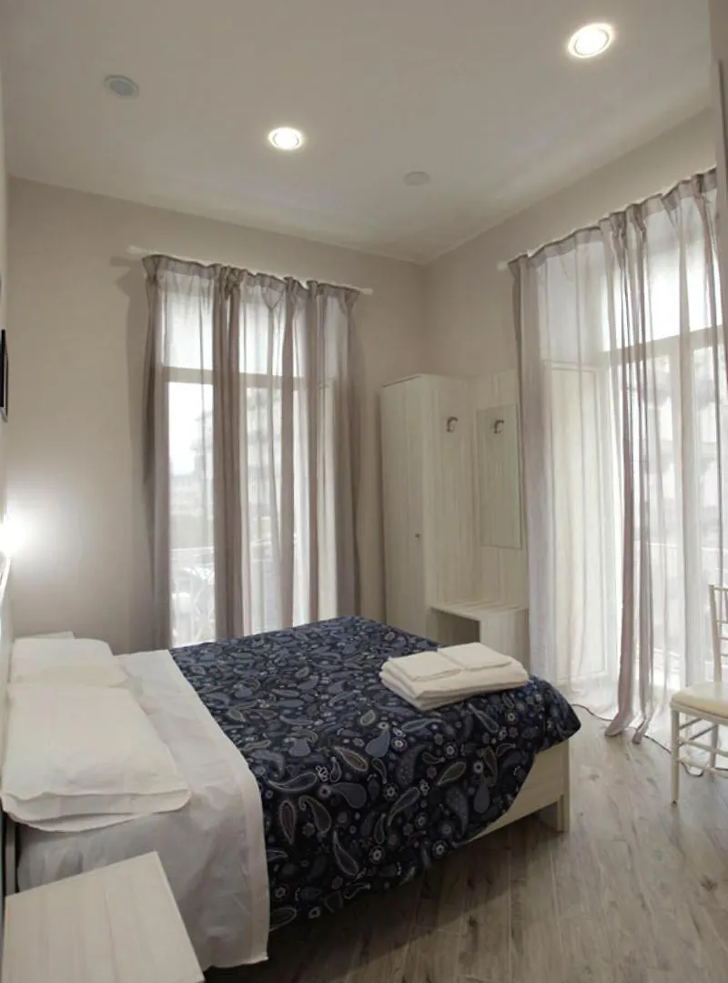 B&B alla Ferrovia Napoli Affittacamere