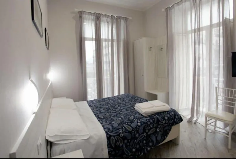 B&B alla Ferrovia Napoli Italia