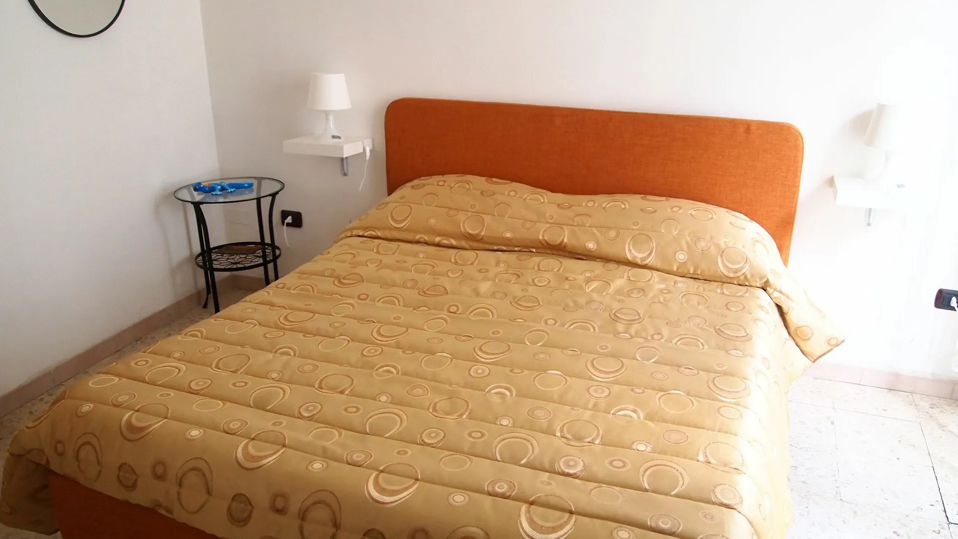 *** Guest house B&B Alla Ferrovia Naples Italy