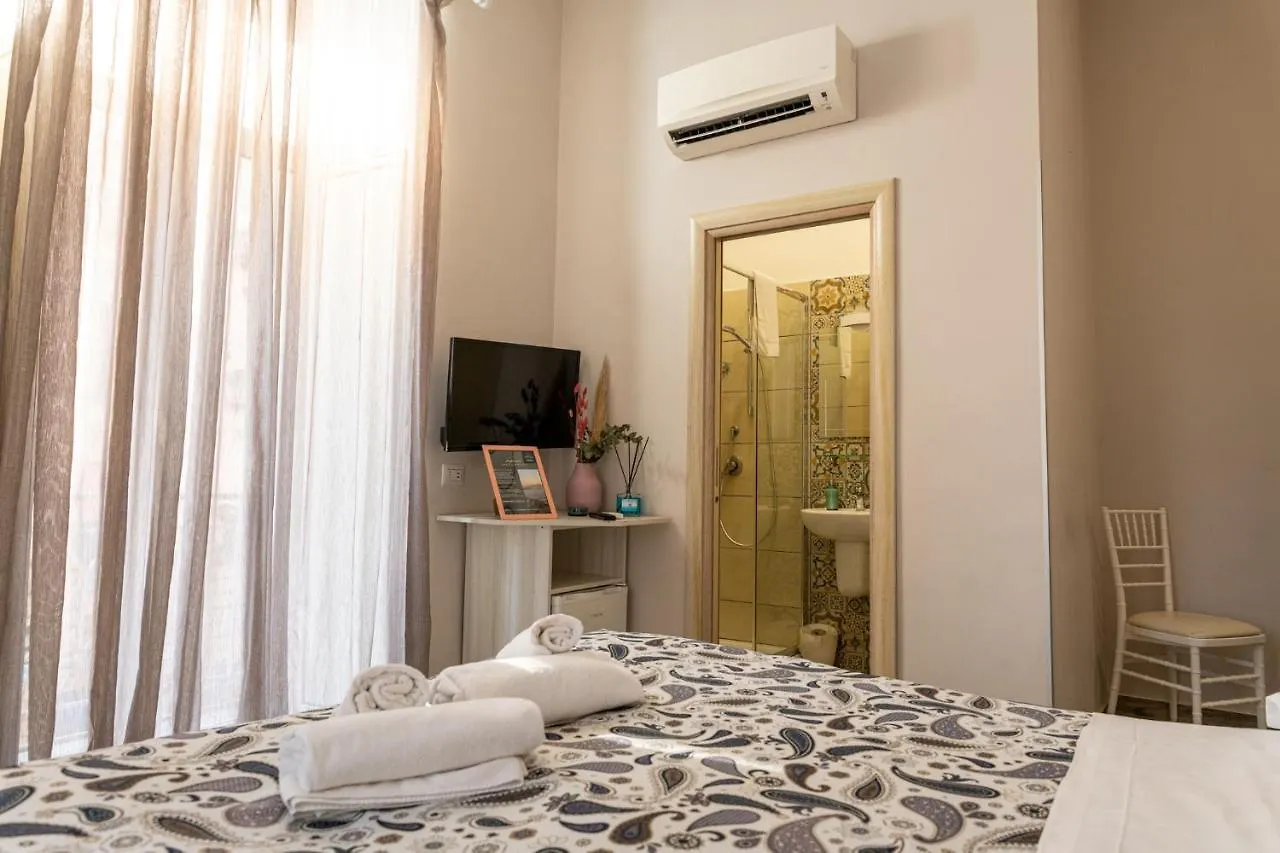 B&B Alla Ferrovia Naples Italy
