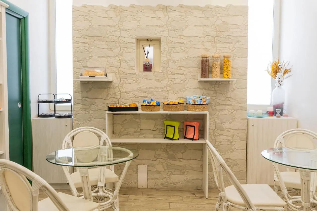 *** Guest house B&B Alla Ferrovia Naples Italy