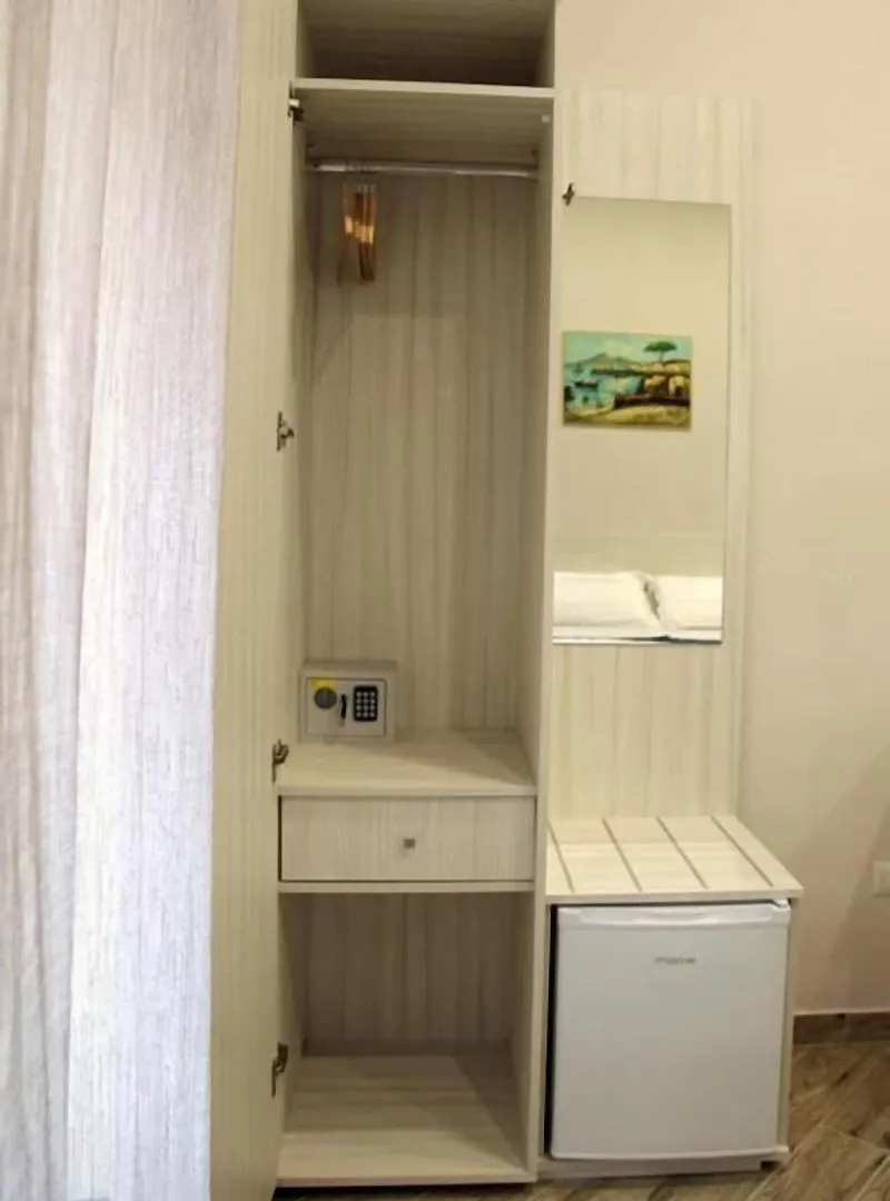 B&B Alla Ferrovia Naples Guest house